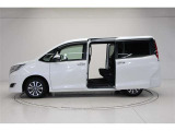 両側パワースライドドア付きだから、狭い駐車スペースなどでの 乗り降りラクラク!小さなお子さまのいるご家庭には嬉しい装備。