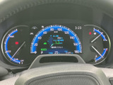 視認性の高いメーター類で、運転に必要な情報を的確に把握できます。運転状況を常に把握し、安全運転をサポートします。