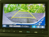 後方確認をサポートするバックモニター。狭い道や駐車時も、より安全に運転できます。駐車が苦手な方にもおすすめです。
