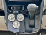 エアコンです。ツマミ操作で温度・風量を調節できます。お好みの車内温度でドライブをお楽しみ頂けます!