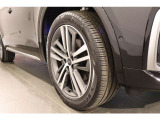 20インチの限定車用オプションホイールです。