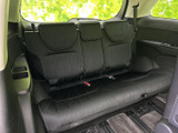 3列目シートも広々としており、大人でもゆったりと座れます。多人数乗車時でも快適な空間を確保。家族みんなでのお出かけに最適。