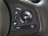 ◆アダプティブクルーズコントロール◆予め設定した車速内でクルマが自動的に加減速。前走車との適切な車間距離を維持しながら追従走行します。【LKAS】車線維持支援システムでステアリング操作を支援。