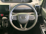 インテリアに合わせたデザインのステアリングは、運転される方のことも考え、運転しやすい形状、大きさです。是非一度、実際に触ってお確かめください。