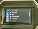 多彩な音源に対応し、車内でのエンターテイメントを充実。お好みの音楽を楽しみながら、快適なドライブをお過ごしください。