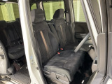 乗降がしやすい運転席。高さが調節できて小柄な方でも運転しやすいポジションをとることができます。