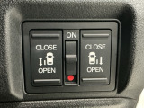 【両側パワースライドドア】両側がパワースライドドアになっており、運転席のスイッチやスマートキーでも開閉が可能です!開口部も広いので乗り降りも楽々♪