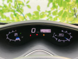 視認性の高いメーター類で、運転に必要な情報を的確に把握できます。安全運転をサポートする、頼れる相棒です。