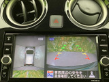 狭い場所での駐車も安心。後方の状況を画面で確認できるので、安全な運転をサポートします。ガイドライン表示で、より正確な駐車が可能です。