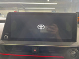 【12.3インチワイドナビ】高級感とインパクトのある大型ワイドナビを装備。各種オーディオ操作はもちろん、横長ワイド画面でのマップ2分割表示など、利便性も高いナビです♪