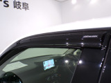 ドアバイザー付きですので、雨の日でも換気ができてとても便利です!