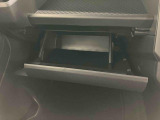 たとえばダイハツのお店にある、たくさんのスマアシ搭載車は、