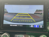 【リアカメラ】リバースに入れるだけで後方の映像が映ります。安全確認や、狭い駐車場での車庫入れ、雨の日や夜間など視界の悪い時に便利です。安全にバックする為には欠かせない装備です。