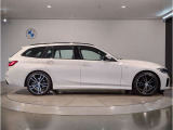 BMWでは重量配分にもこだわりがあり、FRモデルでは50:50とFFモデルでも60:40と前後の重量バランスにこだわり、軽快なハンドリングを実現しております。