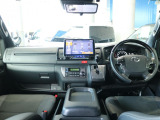 特別仕様車ダークプライムSなので高級感のある内装になっております♪♪