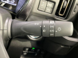 【オートライト】周りの明るさに応じて自動でヘッドライトの点灯・消灯ができる機能です!ライトの付け忘れ・消し忘れなどが無くなり、雨の日や夕方の走行も安心!トンネル通過時も便利ですね♪