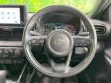 インテリアに合わせたデザインのステアリングは、運転される方のことも考え、運転しやすい形状、大きさです。是非一度、実際に触ってお確かめください。