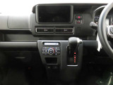 現車はオーディオが付いていない状態です。お客様のライフスタイルに合わせて、ナビゲーションやディスプレイオーディオなどのご提案をさせていただきます。お気軽にご相談くださいね。