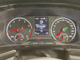 Volkswagen純正インフォテイメントシステム。フォルクスワーゲン車専用に開発された最新のオーディオシステムを採用。多彩な機能で快適なドライビングをサポートします。