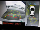 パノラミックビューモニター付きです。車両を上から見たような映像をディスプレイオーディオ画面に表示、運転席からの目線だけでは見にくい、車両周辺の状況をリアルタイムでしっかり確認できます。