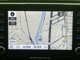 高精細な地図表示で、細部まで確認できます。周辺施設の情報も充実しており、初めての場所でも安心です。