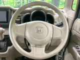 インテリアに合わせたデザインのステアリングは、運転される方のことも考え、運転しやすい形状、大きさです。是非一度、実際に触ってお確かめください。