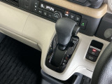 発進時から滑らかに加速する無段階変速のCVTはストップ&ゴーの多い街の中も快適です