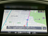 見やすい地図表示で、目的地までスムーズに案内してくれます。ドライブ中の不安を解消し、快適な移動をサポートします。