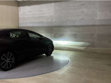 LEDヘッドランプです。十分な明るさを保ちつつも消費電力が少なく、バルブ寿命も長いのが特徴です。瞬時にMAXの光量を発揮するのもLEDならではです。