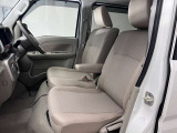 【車内ルームクリーニング済】専門スタッフにより車内はきれいにルームクリーニングを行っております。