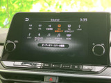 使いやすいインターフェースが特徴的なナビ・オーディオシステム。快適なドライブをサポートする様々な機能が搭載されています。情報収集もスムーズです。