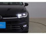 LEDマトリックスヘッドライト IQ.LIGHT:フロントカメラで対向車や先行車を検知し、マトリックスモジュールに搭載された32個のLEDを個別に制御することで最適な配光を行います。