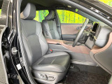 運転席シート廻りは使用感も少なく、良好な状態となっています。前オーナー様が丁寧に使っていたことがよくわかりますね。
