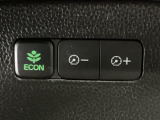 ★ECONスイッチ★ エコドライブを加速しよう!スイッチをONにすると、運転の仕方によるロスを抑え込み燃費をよくするようクルマが頑張ります(*^ー^*)燃費向上にチャレンジ♪