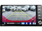 シフトレバーをリバース(バック)に入れるとナビ画面に自動でリアビューが映し出されます。運転が苦手な方、狭い車庫入れ等をサポートさせていただきます☆