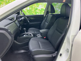 ドライバーの視界を確保するよう設計された内装は、安全運転をサポートします。快適なドライビングを追求した空間です。