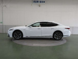 フロントミドシップのプラットフォームをベースとし、ホイールベースをLCの2840mmから255mm伸ばして3125mmにまで拡大している。