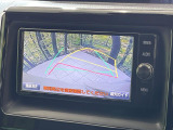 【バックカメラ】駐車時に後方がリアルタイム映像で確認できます。大型商業施設や立体駐車場での駐車時や、夜間のバック時に大活躍!運転スキルに関わらず、今や必須となった装備のひとつです!