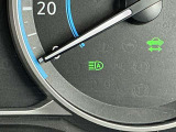 対向車が来ると自動でハイビームからロービームに切替してくれるシステムです。