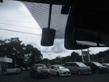 万が一の事故等やあおり運転等で被害にあっても記録を残せるドライブレコーダー。あるのとないのでは、心持安心感が違くなりますね。
