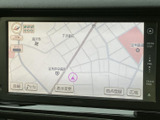 見やすい地図画面で、目的地へのナビゲーションをスムーズに。スムーズな移動をサポートし、目的地まで安心です。