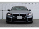 BMWの代名詞の【キドニーグリル】グリルが腎臓のように見えるので【キドニー】と呼ばれるようになりました。一目見ただけでBMWであると認識できる確固たるアイコンとして存在感を放ちます。