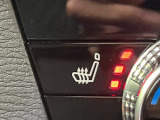【シートヒーター】寒い日に重宝するシートヒーター!エアコンより早く温まってくれるので寒がりの人も安心ですね♪エアコンの温風は乾燥するから苦手、という方にもをおすすめです。