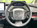 【純正革巻きステアリング】上質な革を使用することで、手にしっかり馴染みとても運転しやすいハンドルです♪