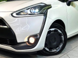 【LEDヘッドライト】悪天候や夜間走行時も良好な視界を確保し安心して運転できる高輝度LEDヘッドライトを装備!点灯速度が早く、消費電力も抑えられています。