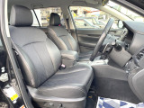 運転席シート廻りは使用感も少なく、良好な状態となっています。前オーナー様が丁寧に使っていたことがよくわかりますね。
