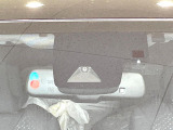【トヨタセーフティセンス】走行中に前方の車両等を認識し、衝突しそうな時は警報とブレーキで衝突回避と被害軽減をアシスト。より安全にドライブをお楽しみいただけます。