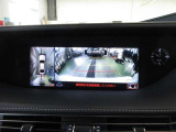 車両を上から見たような映像をナビ画面に表示するパノラミックビューモニターが付いています。