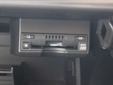広がる運転支援サービスETC2.0搭載。全国の高速道路に設置されたITSスポットと双方向通信を図り、広域な道路交通情報や安全運転をサポートする情報を得て、音声やナビ画面上にタイムリーにお知らせします。