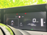 視認性の高いメーター類が、運転に必要な情報を的確にドライバーへ伝えます。夜間でも見やすく、安全運転をサポートします。